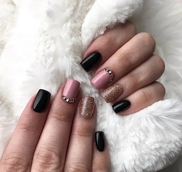 trendy nail designs for fall 2025
