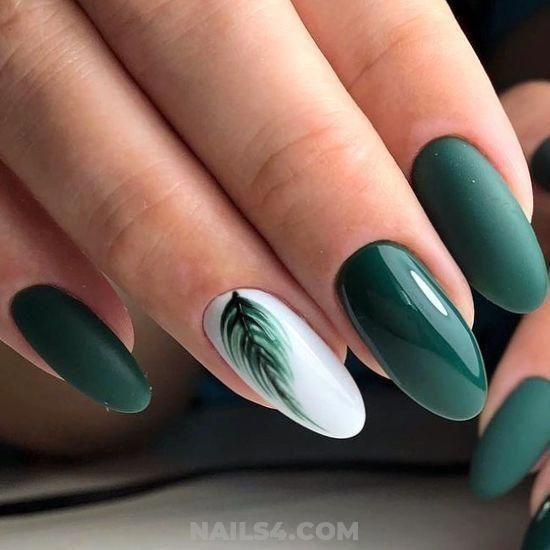 matte green nails for fall 