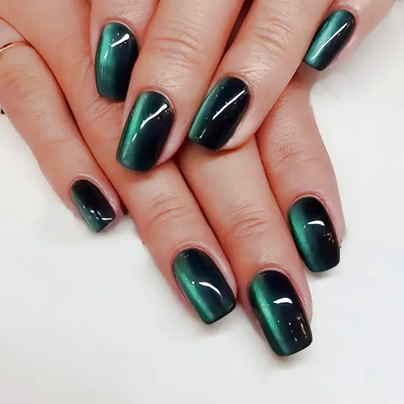 trendy cat eye nails 2025