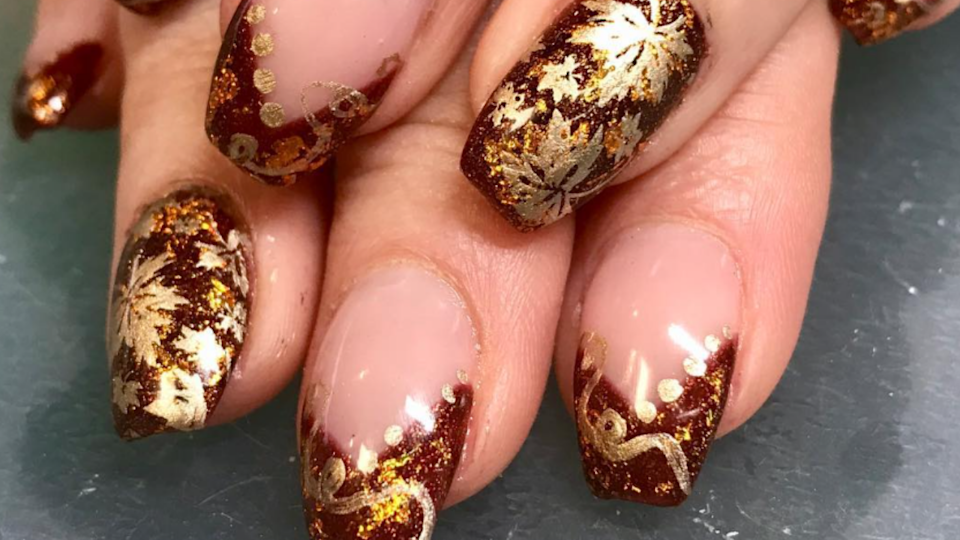 floral nails for fall 2025