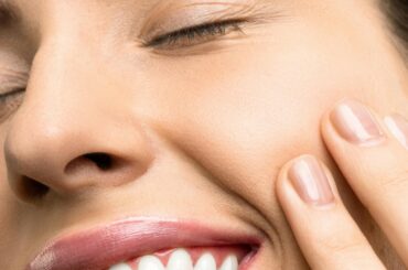 teeth whitening with baking soda